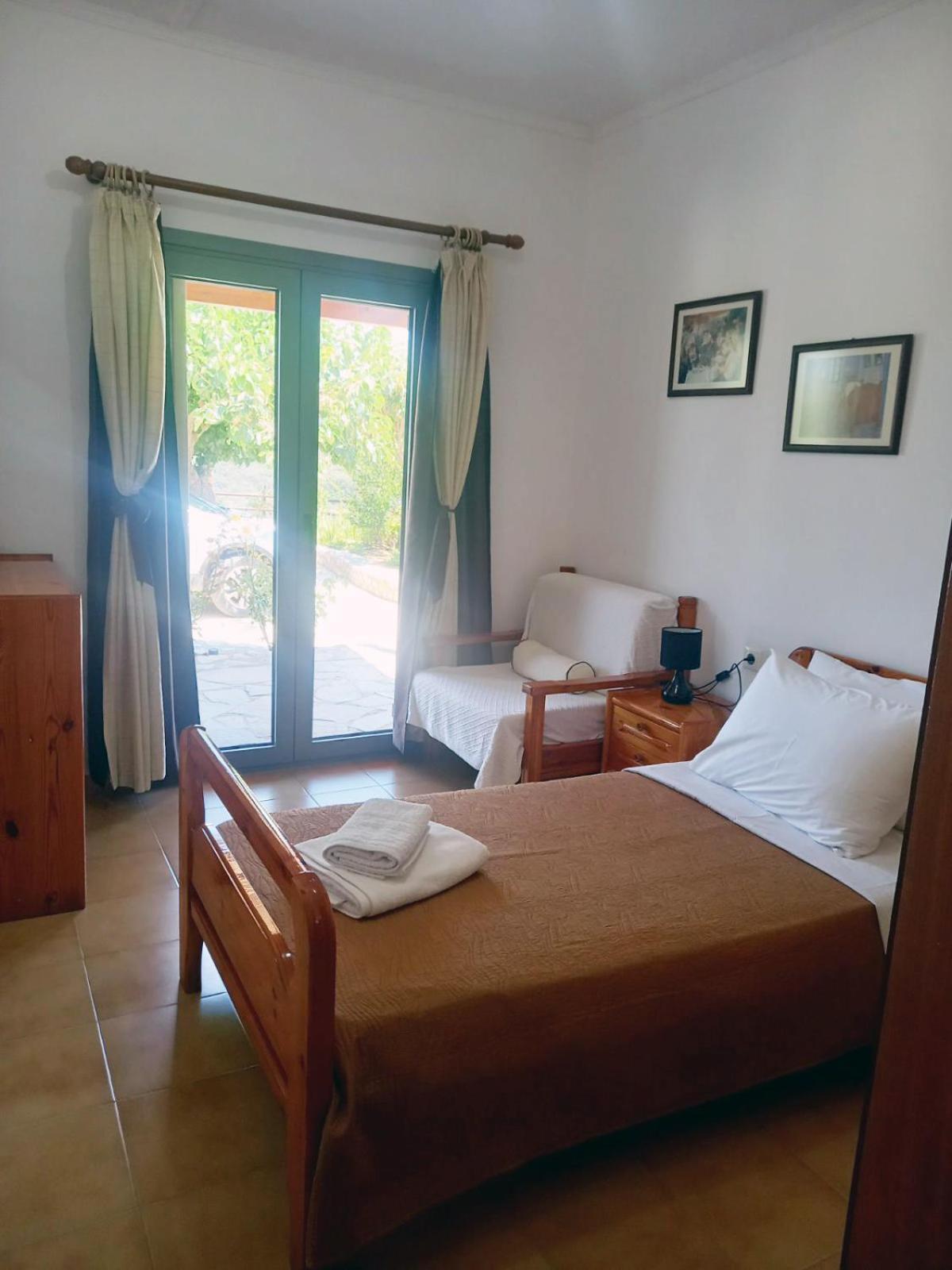 Christine House Platanias * Vrisai