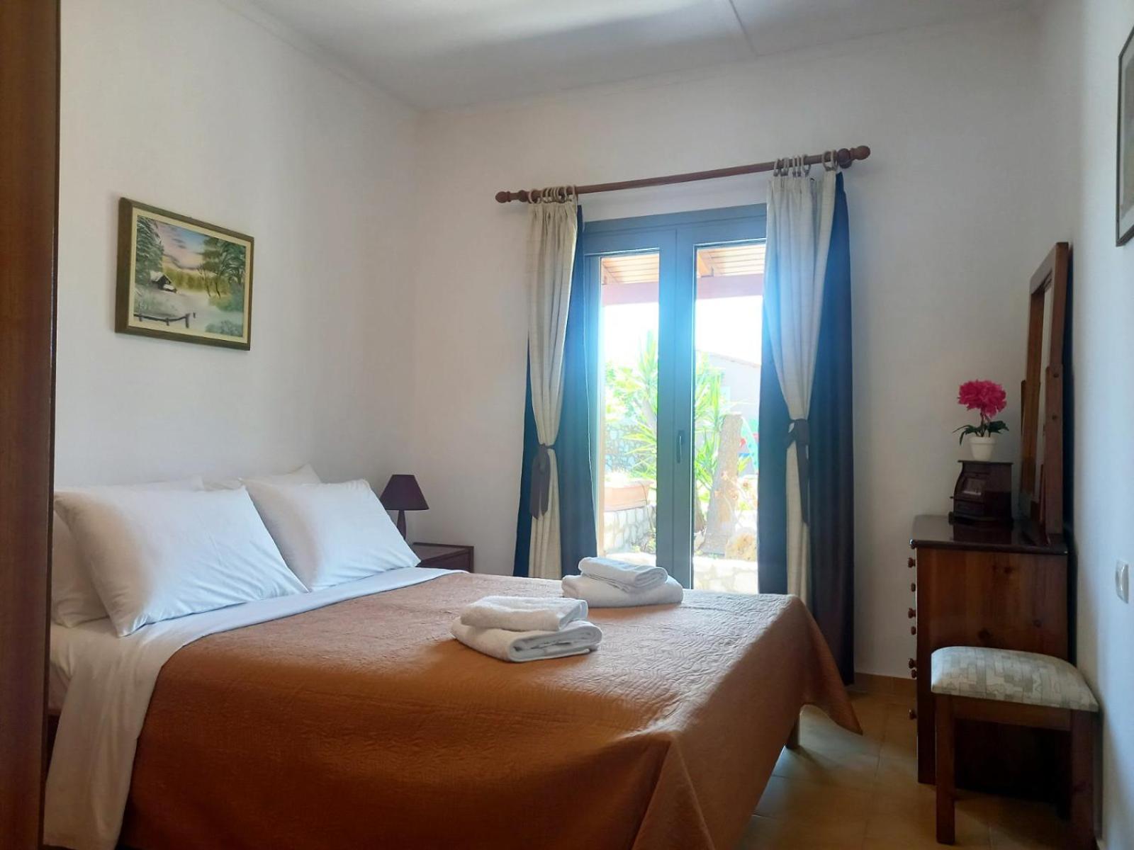 Holiday home Christine House Platanias Vrisai