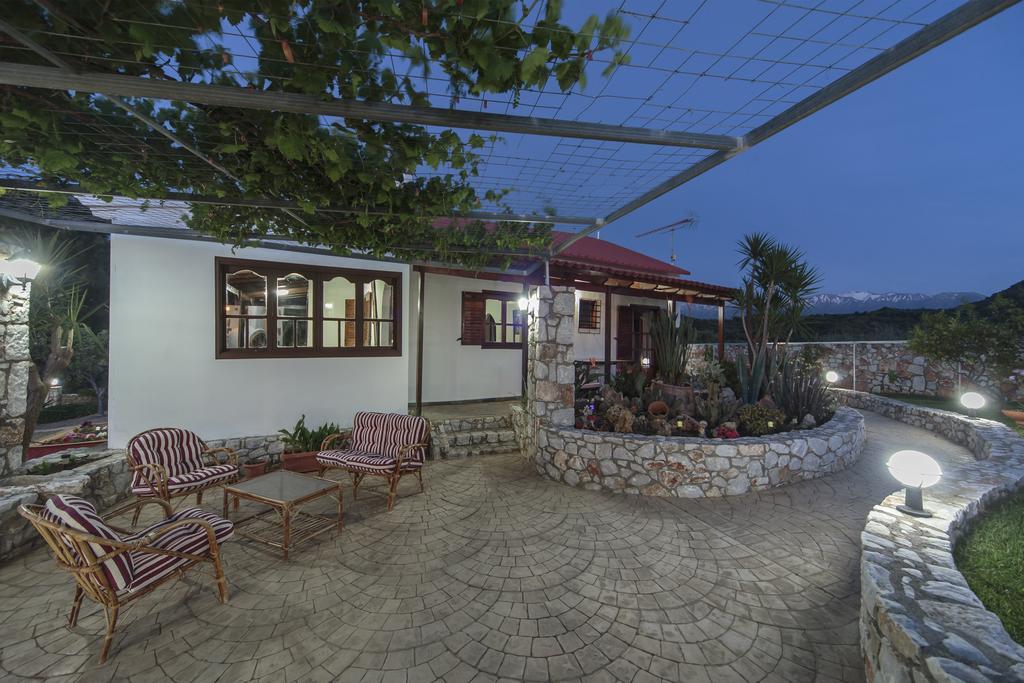 Holiday home Christine House Platanias Vrisai